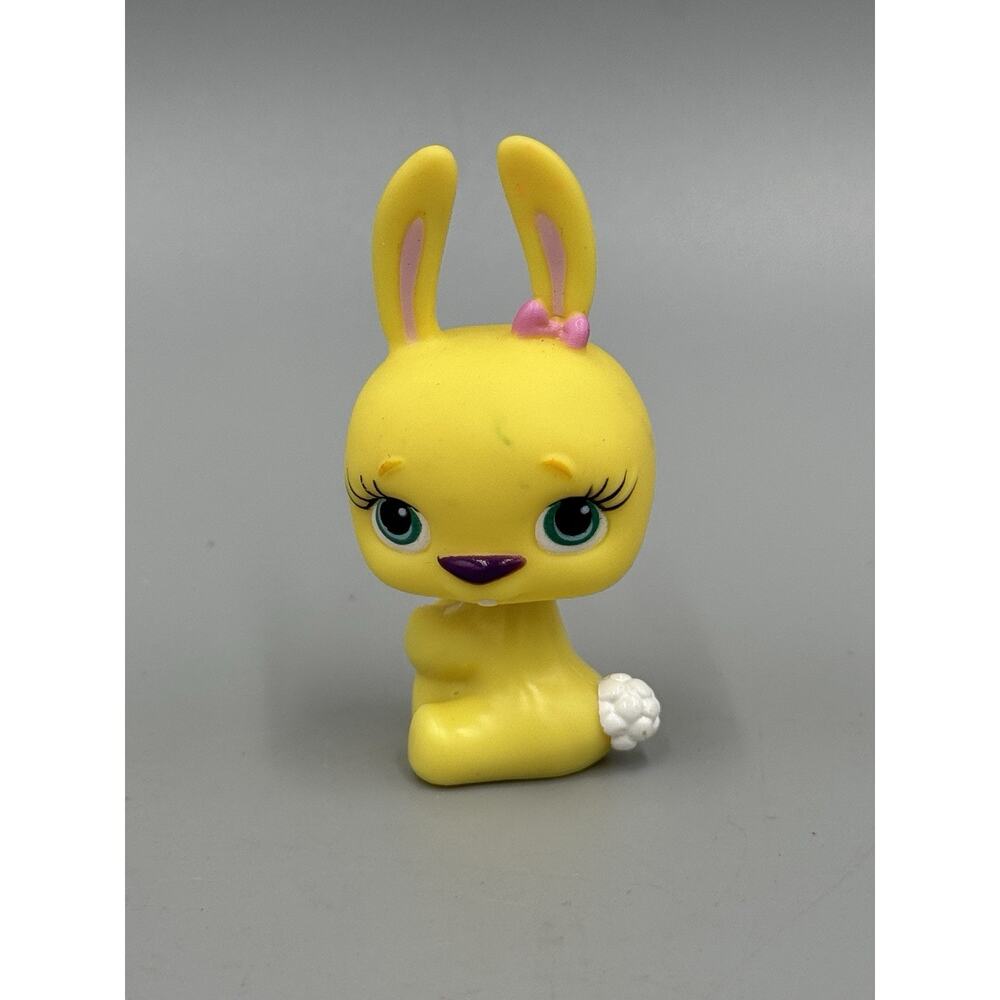 Bratz Lil Angelz Beach Party Petz Pets Bunny Yellow 2.5” Animal Figure